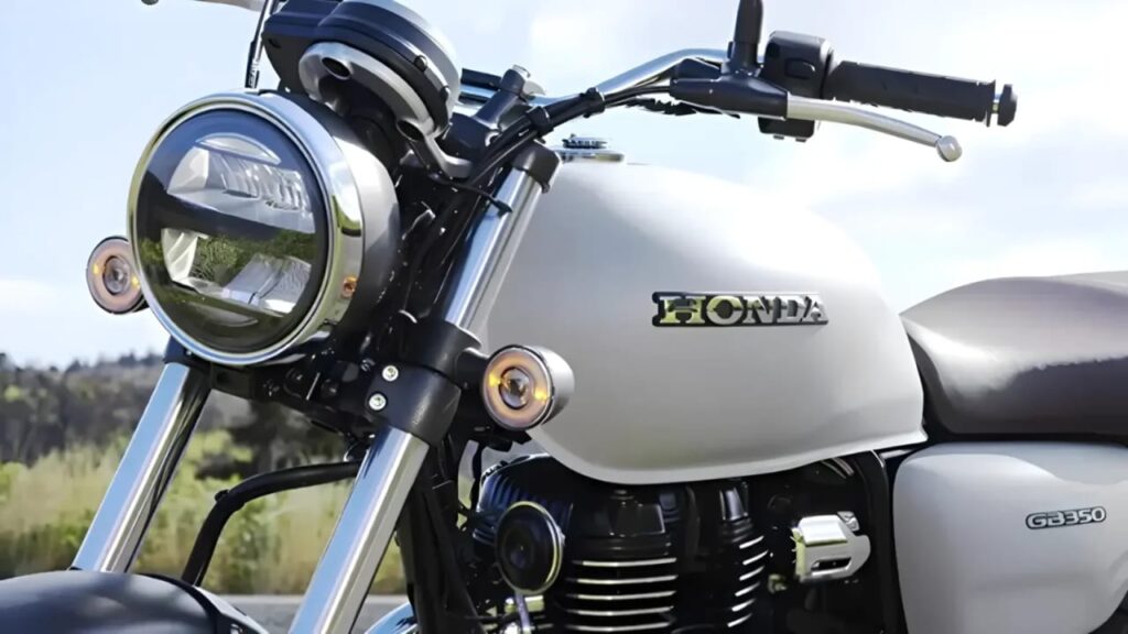 Honda CB350C Classic, Honda CB350C 2025 launch, Honda CB350C Classic price in India, Honda CB350C mileage 75KMPL, Honda CB350C Classic review, Honda CB350C features, Honda CB350C engine performance, Honda CB350C comfort ride, Honda CB350C safety features, Honda CB350C classic design, Best budget bike 2025 India, Honda CB350C retro bike, Honda CB350C city commuting, Honda CB350C ABS brakes, Affordable bike India 2025